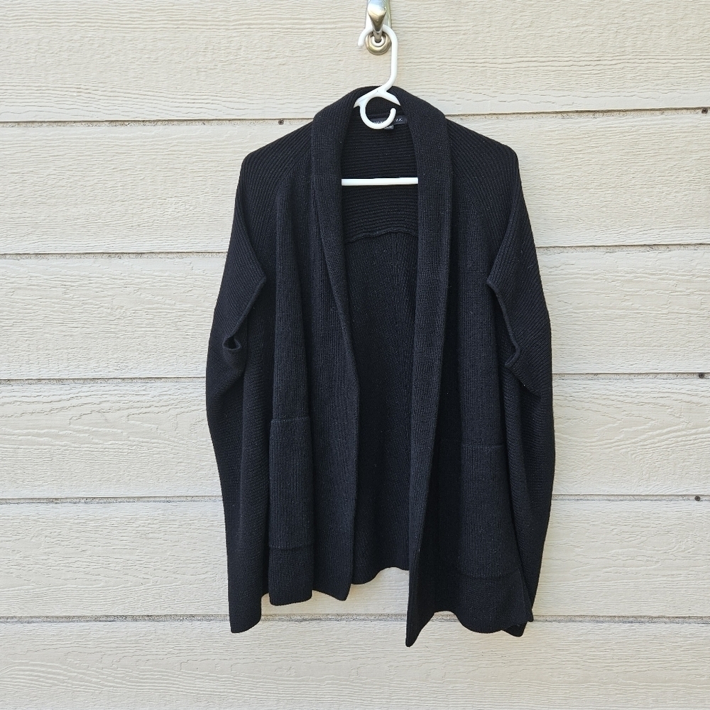 Banana Republic black knit sleeveless open front poncho M/L